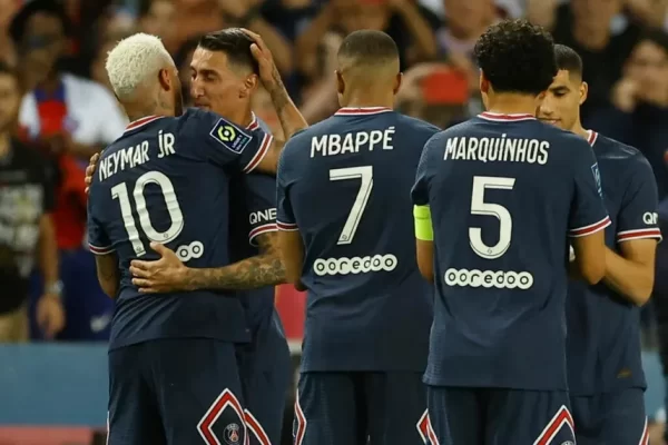 Di Maria burst into tears after scoring the final goal before leaving PSG
